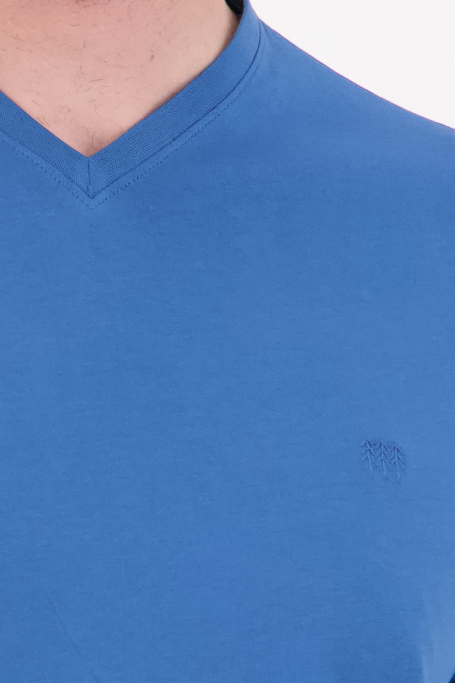T-shirt col V bleu de Ravøtt pour Hommes