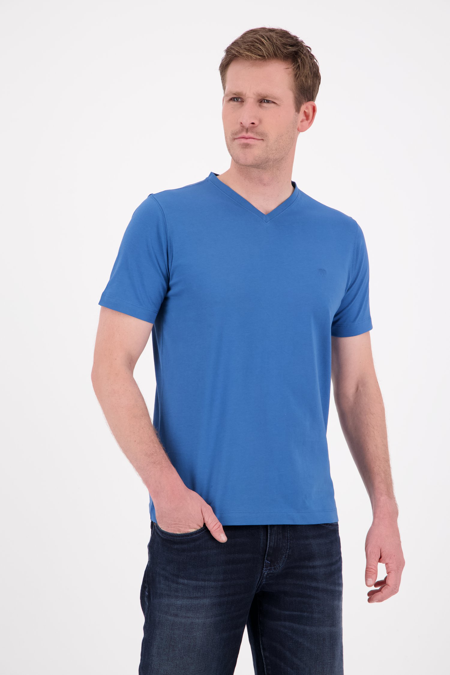 T-shirt col V bleu de Ravøtt pour Hommes