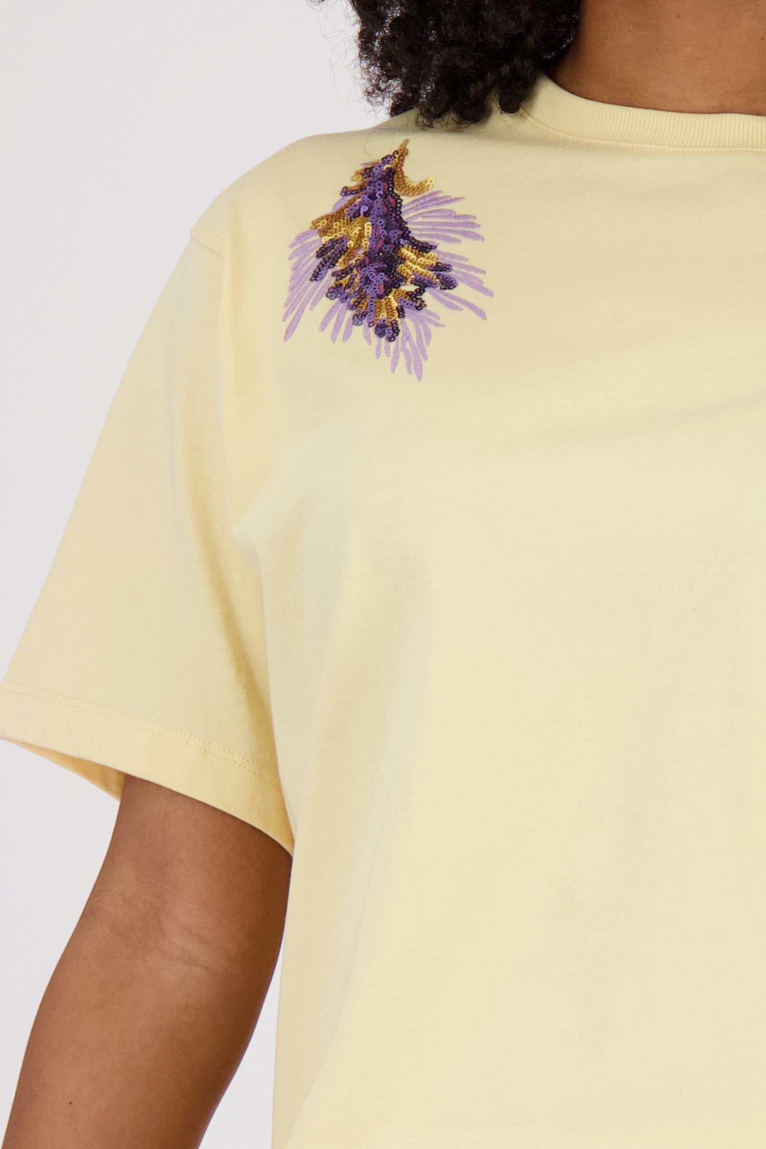 T-shirt jaune beurre avec paillettes de Louise pour Femmes