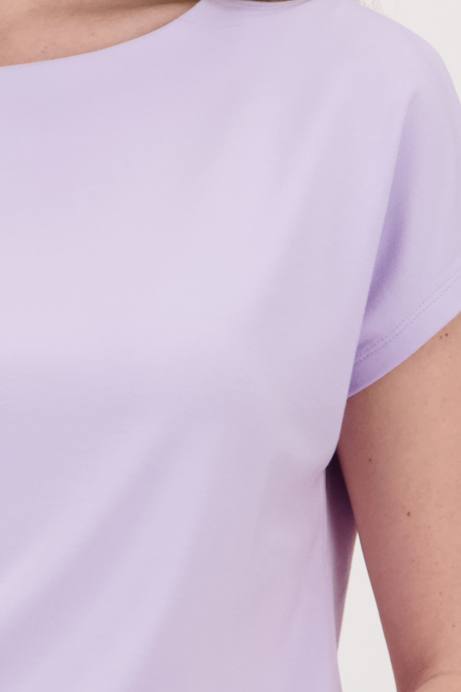 T-shirt lilas à manches courtes de D'Auvry pour Femmes