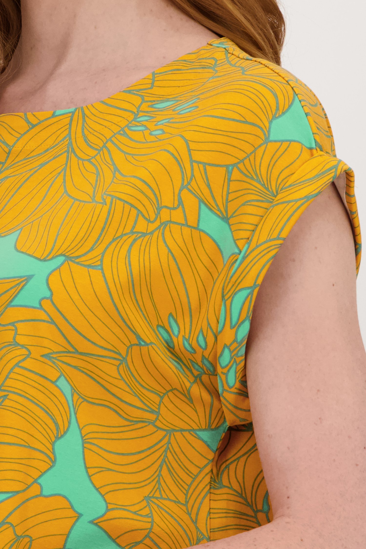 T-shirt vert à imprimé floral orange de Libelle pour Femmes