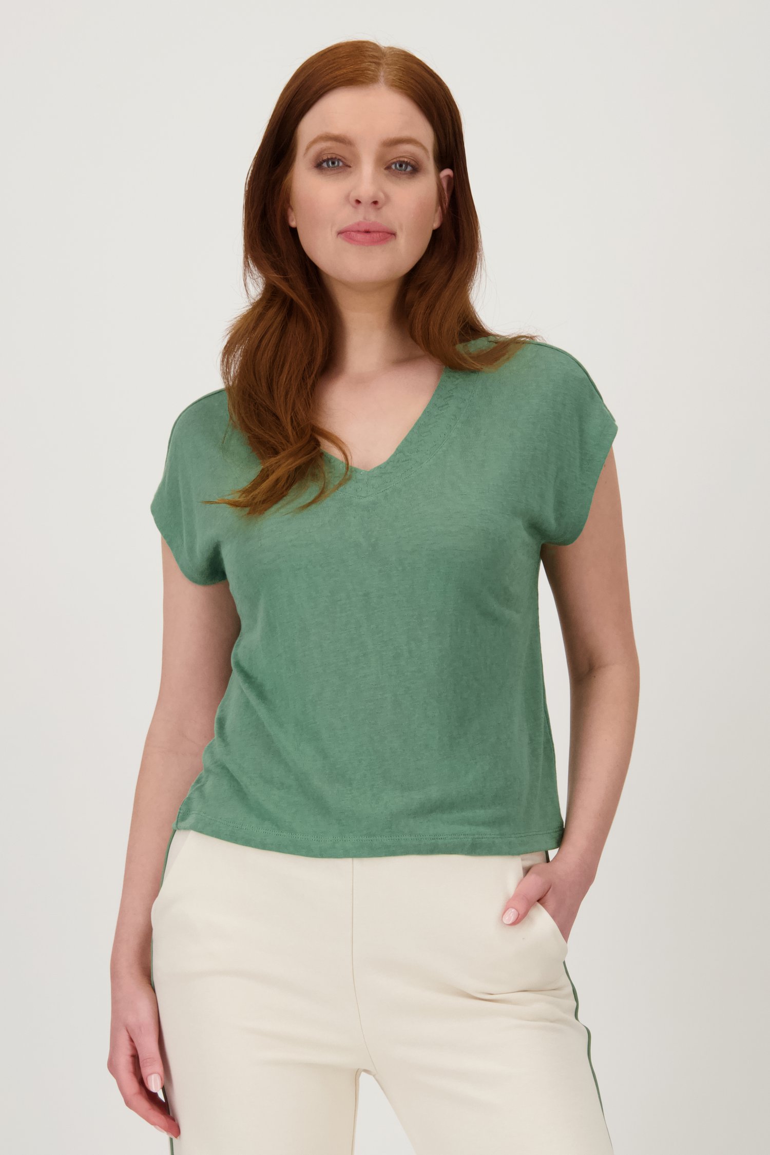 T-shirt vert avec col en V de Liberty Loving nature pour Femmes