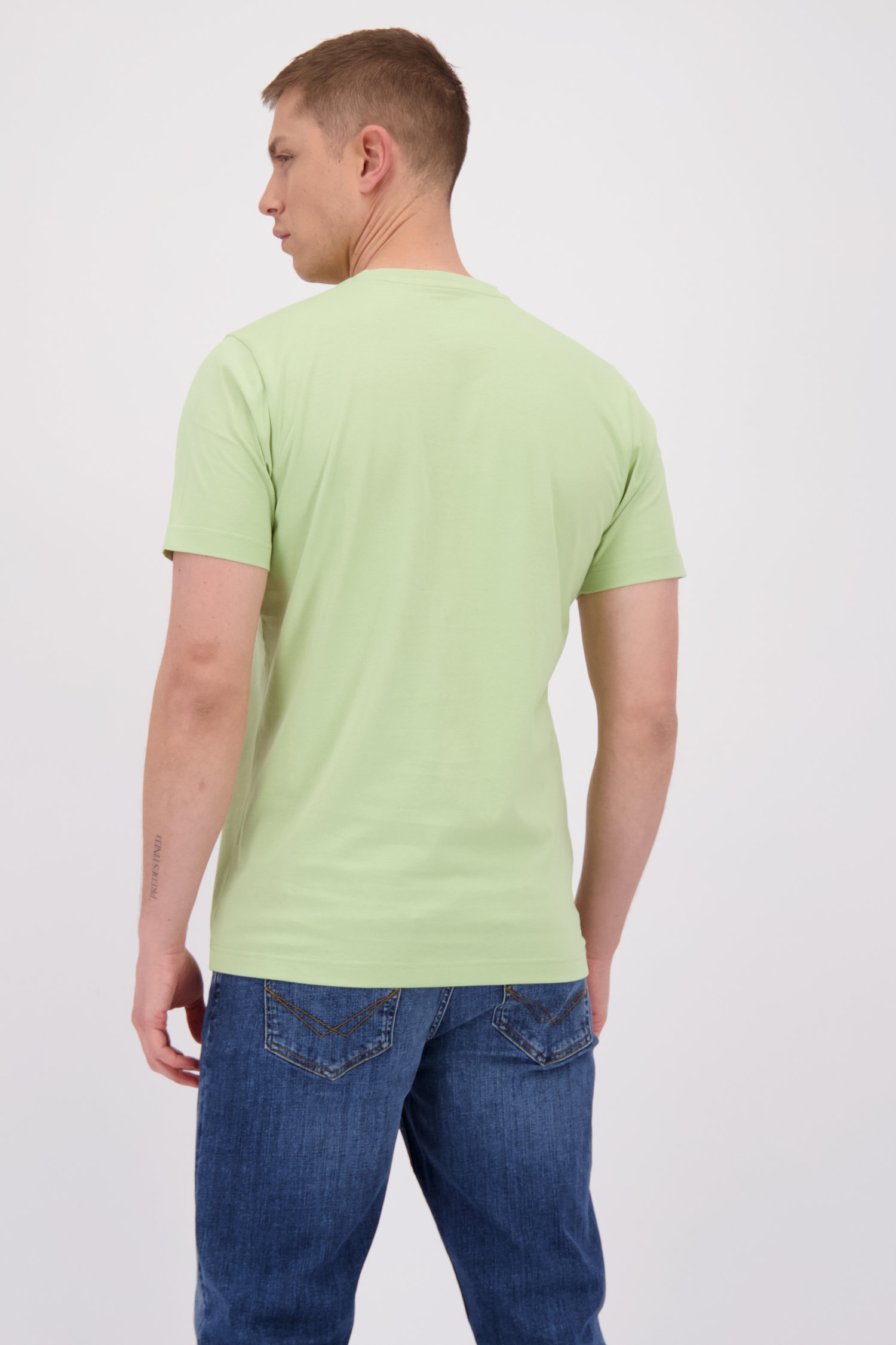 Le dos de T-shirt vert en coton à col en V de Liberty Island pour Hommes