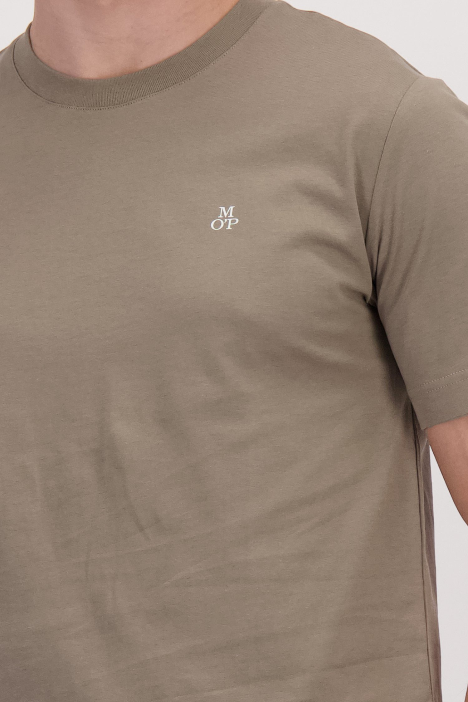 Détail de T-shirt vert en coton de Marc O'Polo pour Hommes