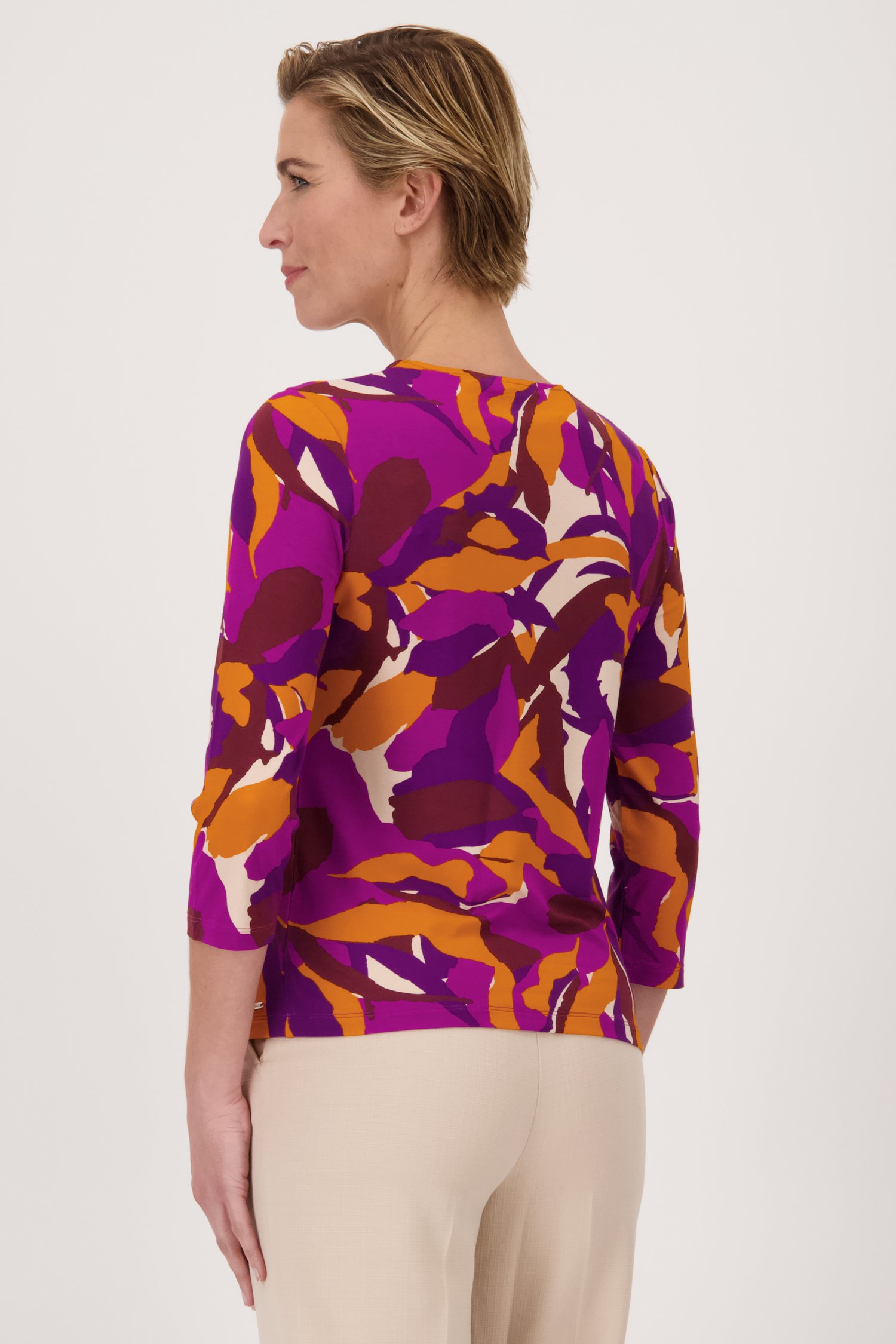 T-shirt violet-orange avec col en V de Claude Arielle pour Femmes