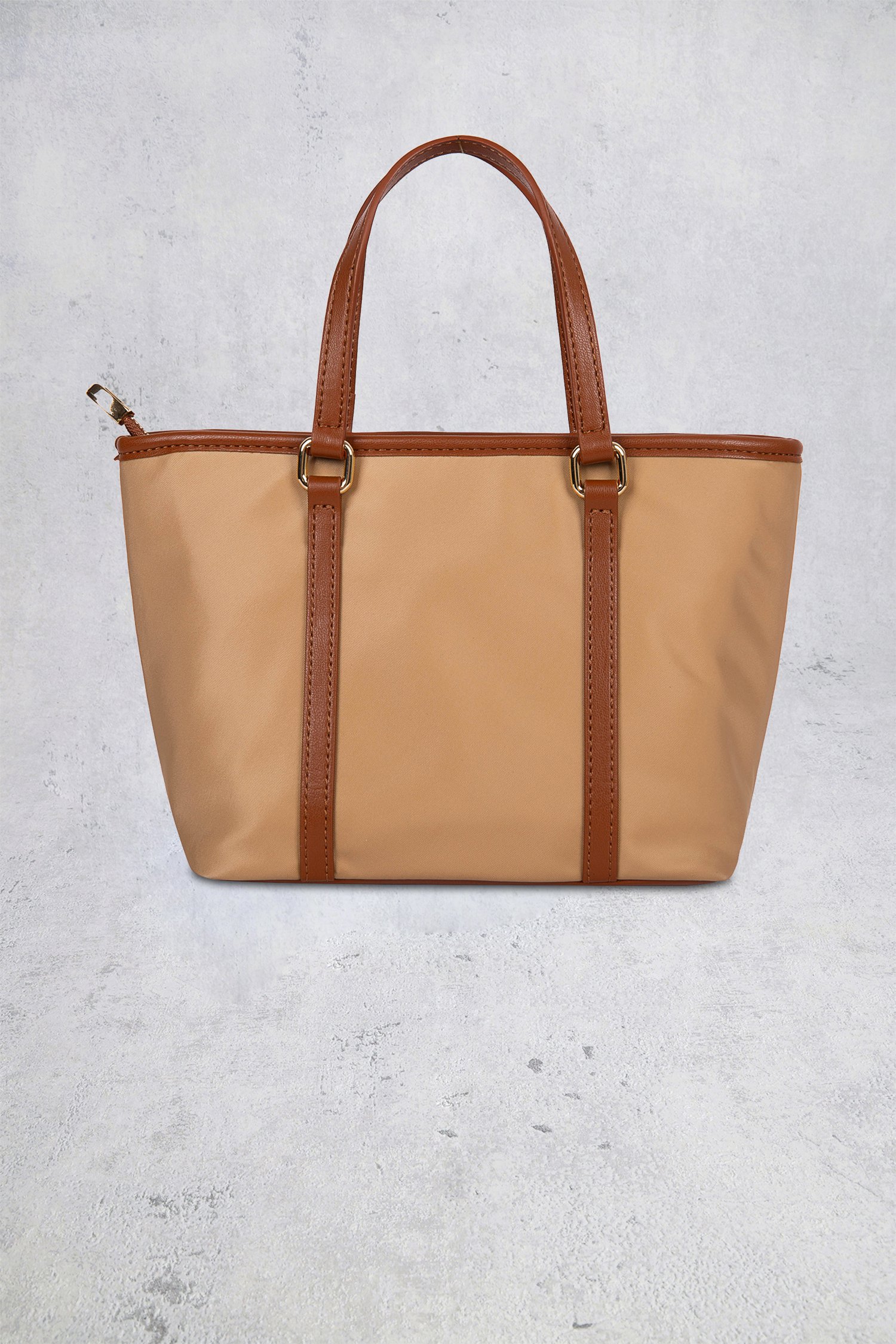 Achterkant van Taupe handtas met bruine leather look details door Laurent David voor Dames