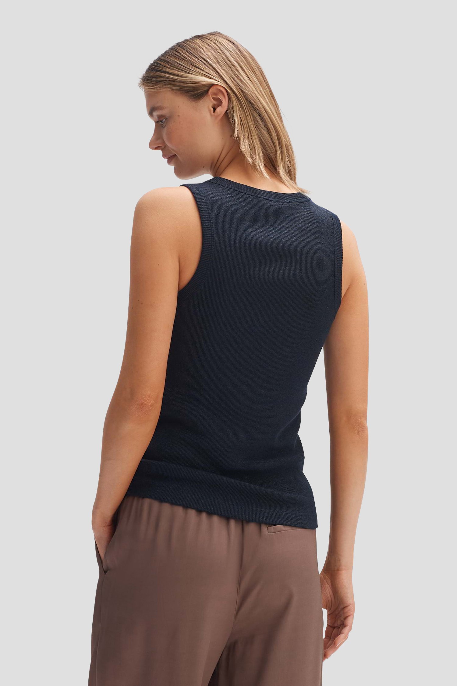 Le dos de Top bleu foncé avec fil brillant de Opus pour Femmes