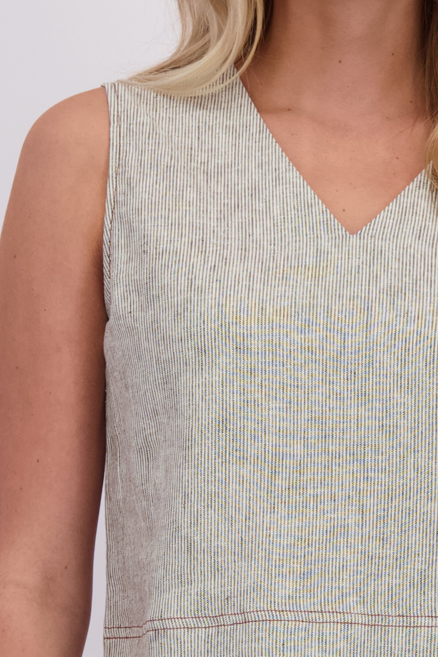 Détail de Top en lin gris clair de Liberty Loving nature pour Femmes