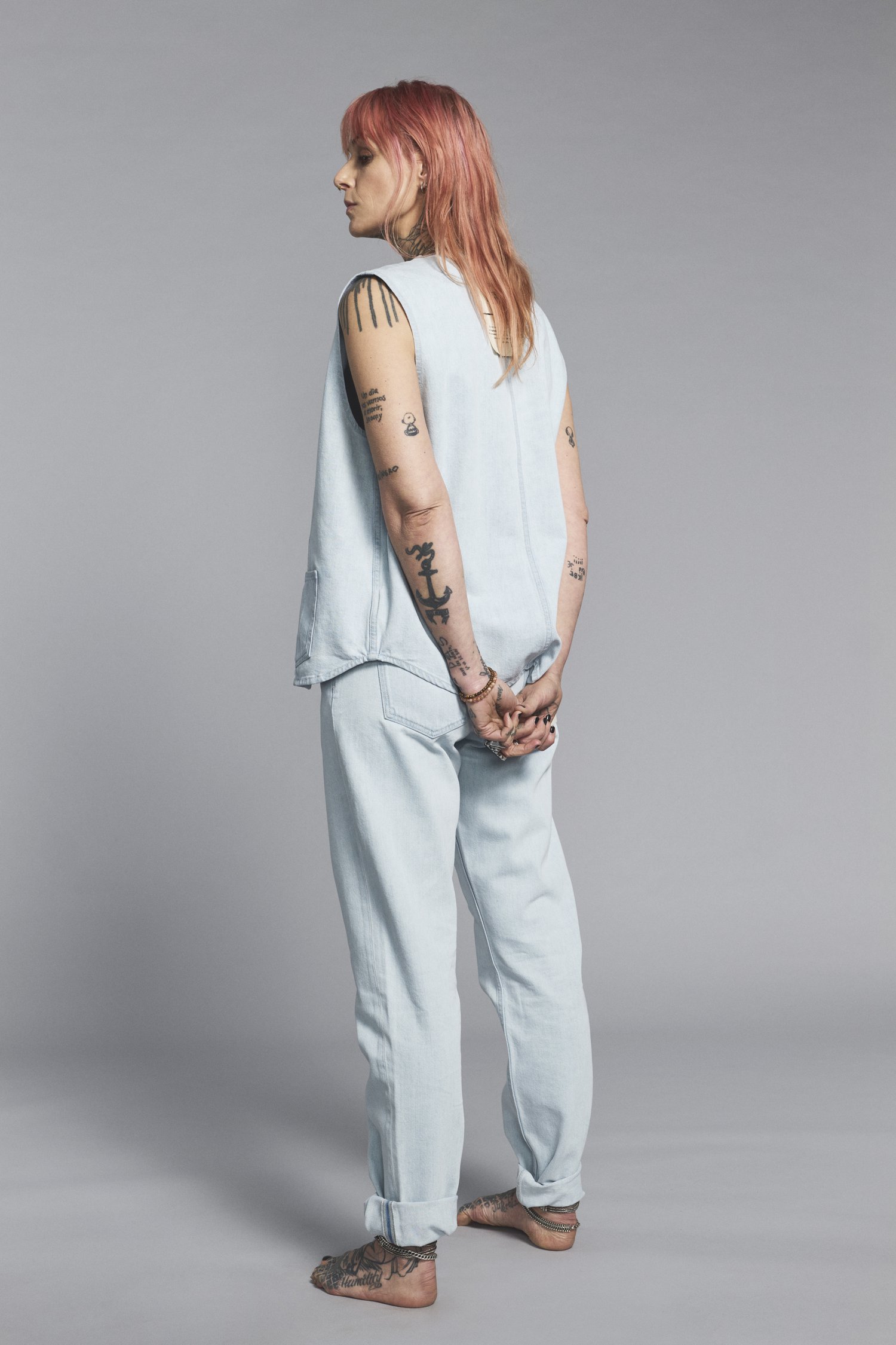 Vest en denim bleu clair sans manches - Genesis de Murielle Victorine Scherre pour Femmes