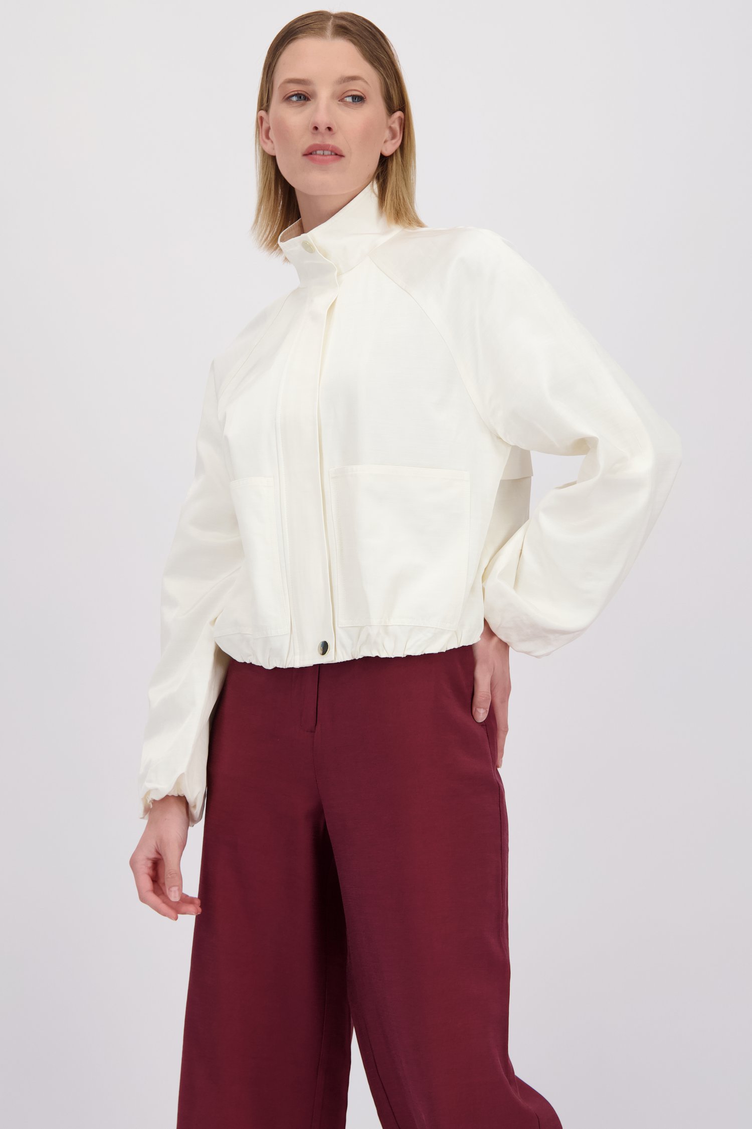 Le devant de Veste blanche à léger éclat de D'Auvry pour Femmes