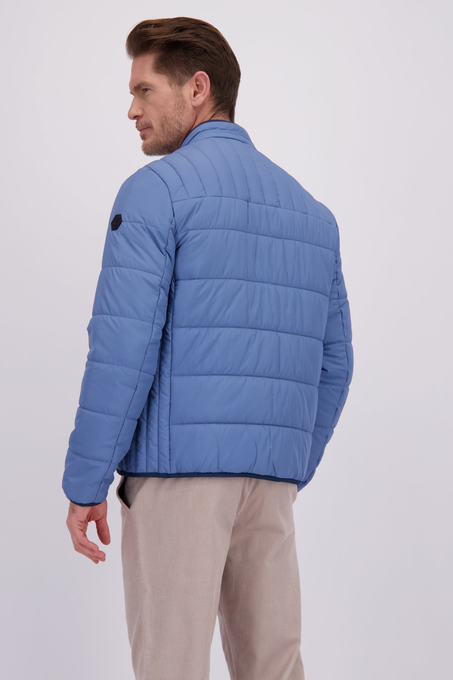 Le dos de Veste bleu clair légèrement matelassée de Dansaert Blue pour Hommes