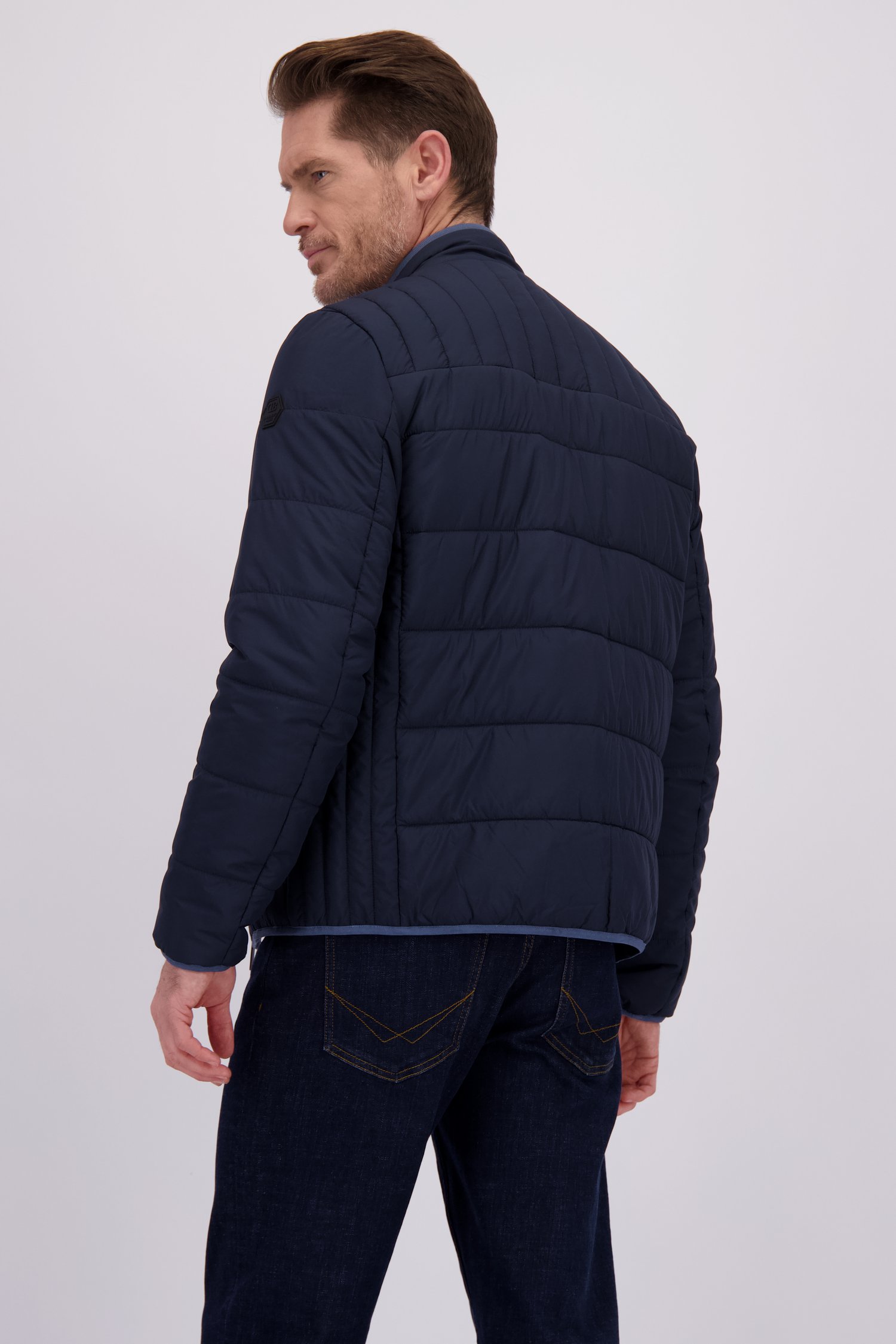 Le dos de Veste bleu foncé légèrement matelassée de Dansaert Blue pour Hommes