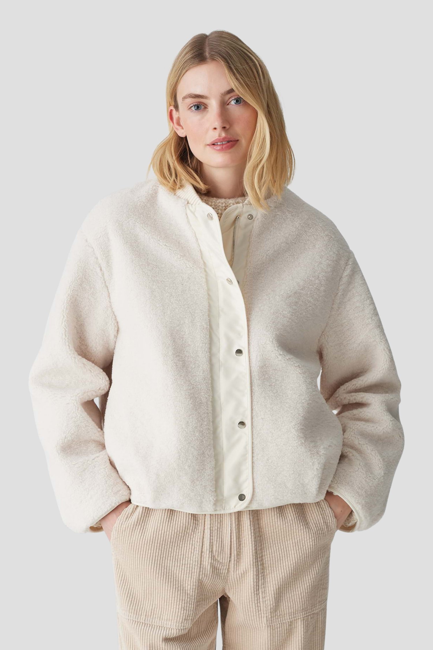 Le devant de Veste bombardier beige - réversible de Opus pour Femmes