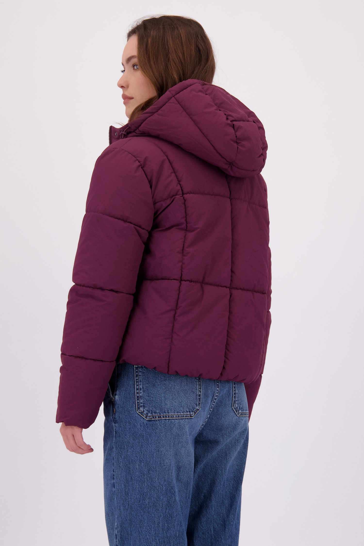 Le dos de Veste courte matelassée bordeaux de JDY pour Femmes