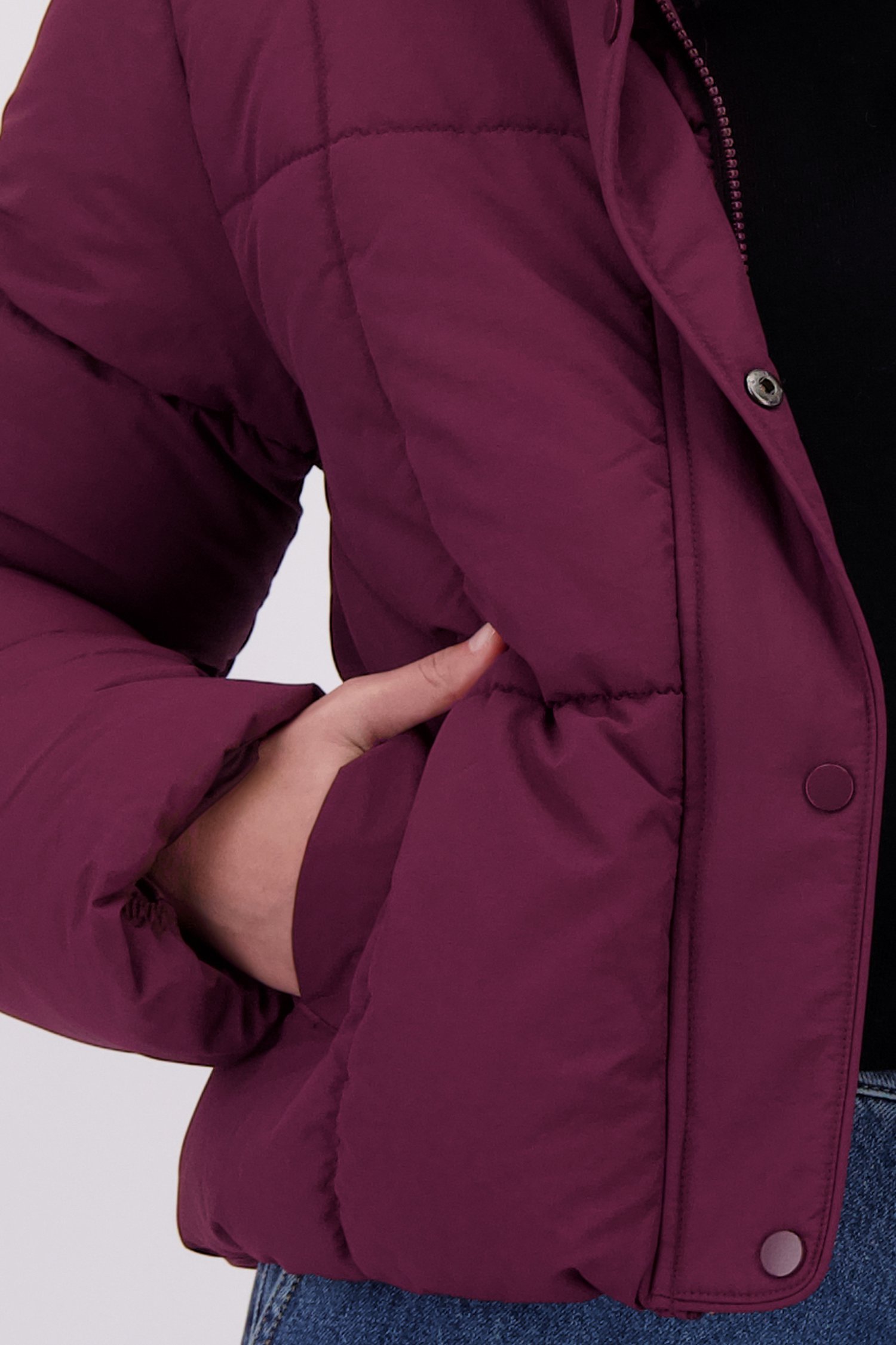 Détail de Veste courte matelassée bordeaux de JDY pour Femmes