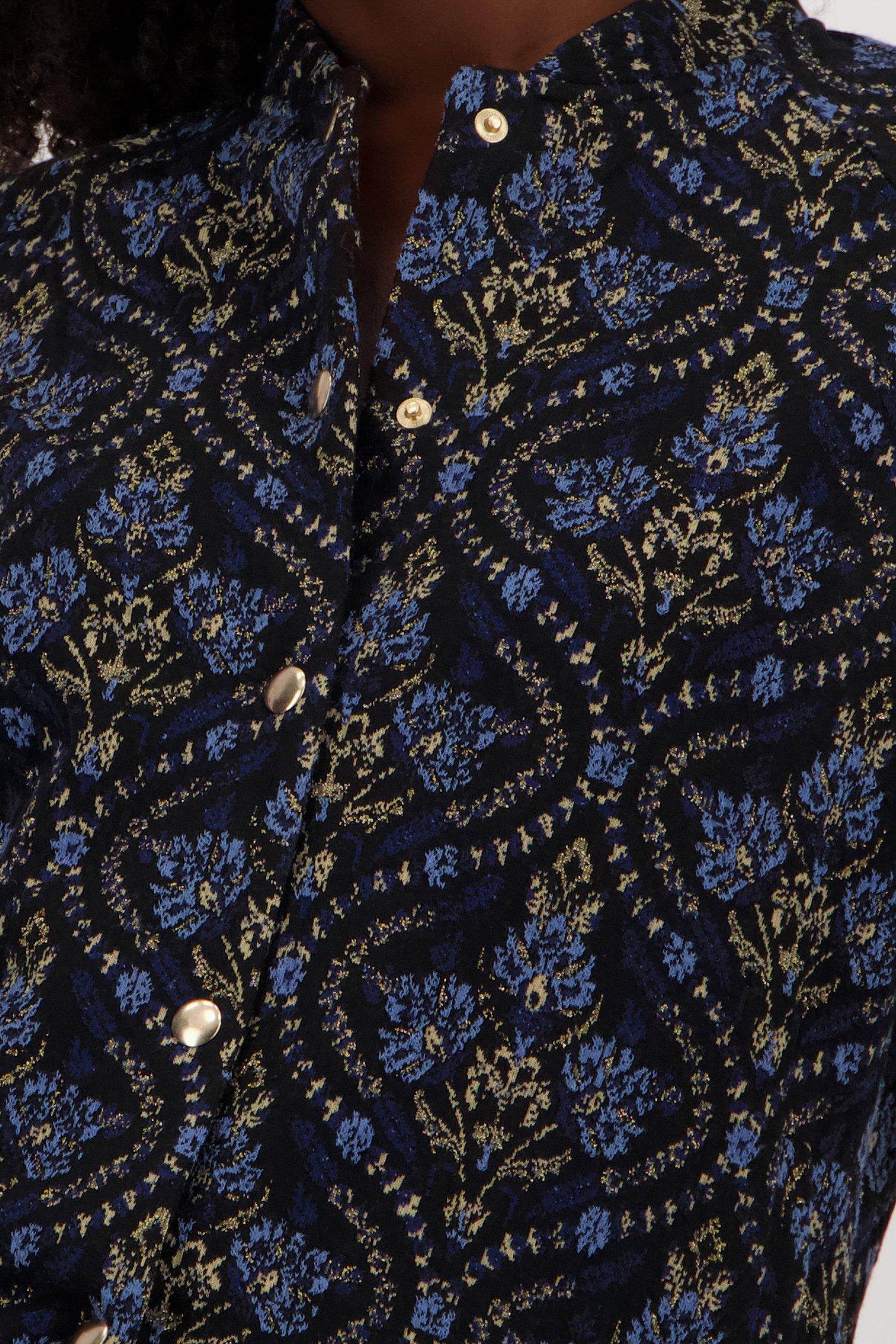 Détail de Veste noire à motif bleu de Geisha pour Femmes