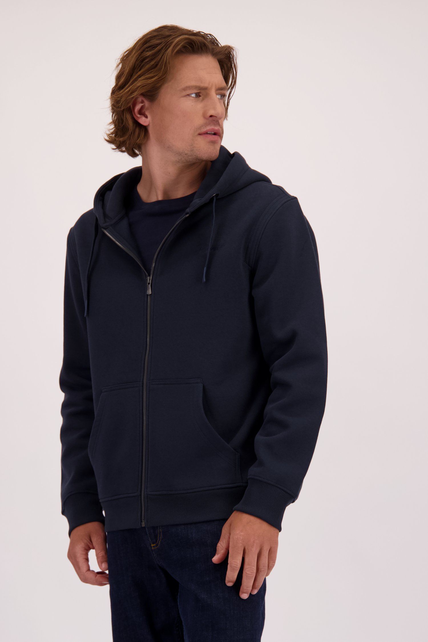 Le devant de Veste sweat bleu marine de Ravøtt pour Hommes