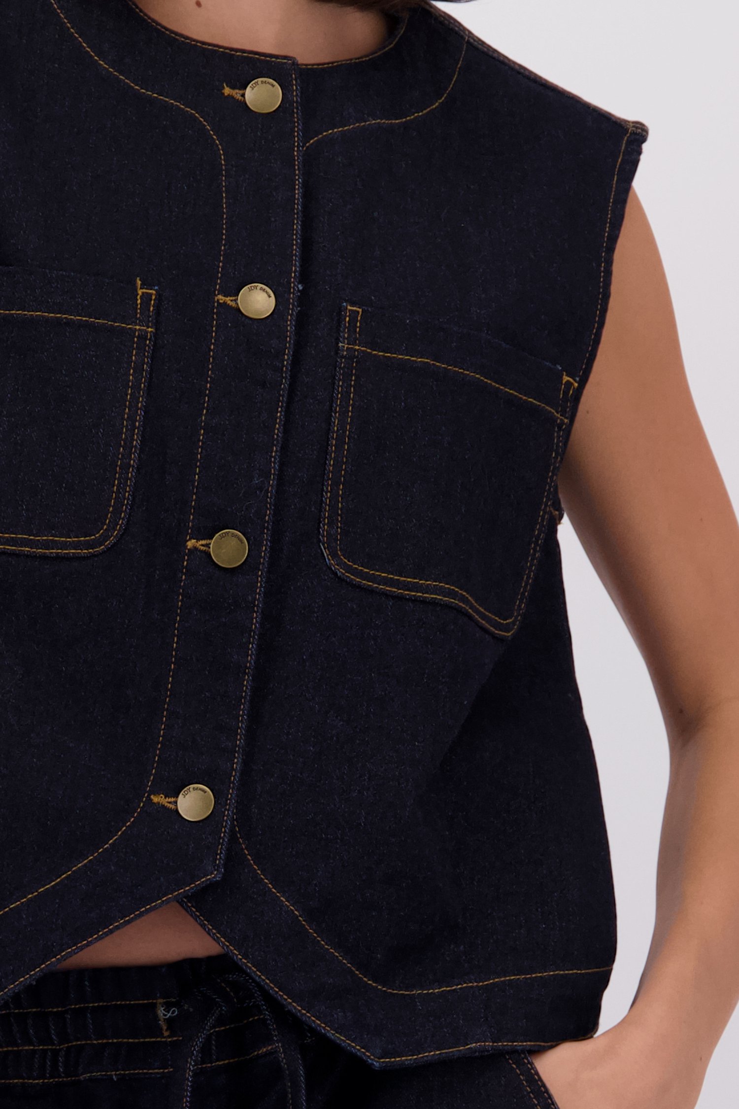 Détail de Waistcoat en denim bleu foncé de JDY pour Femmes