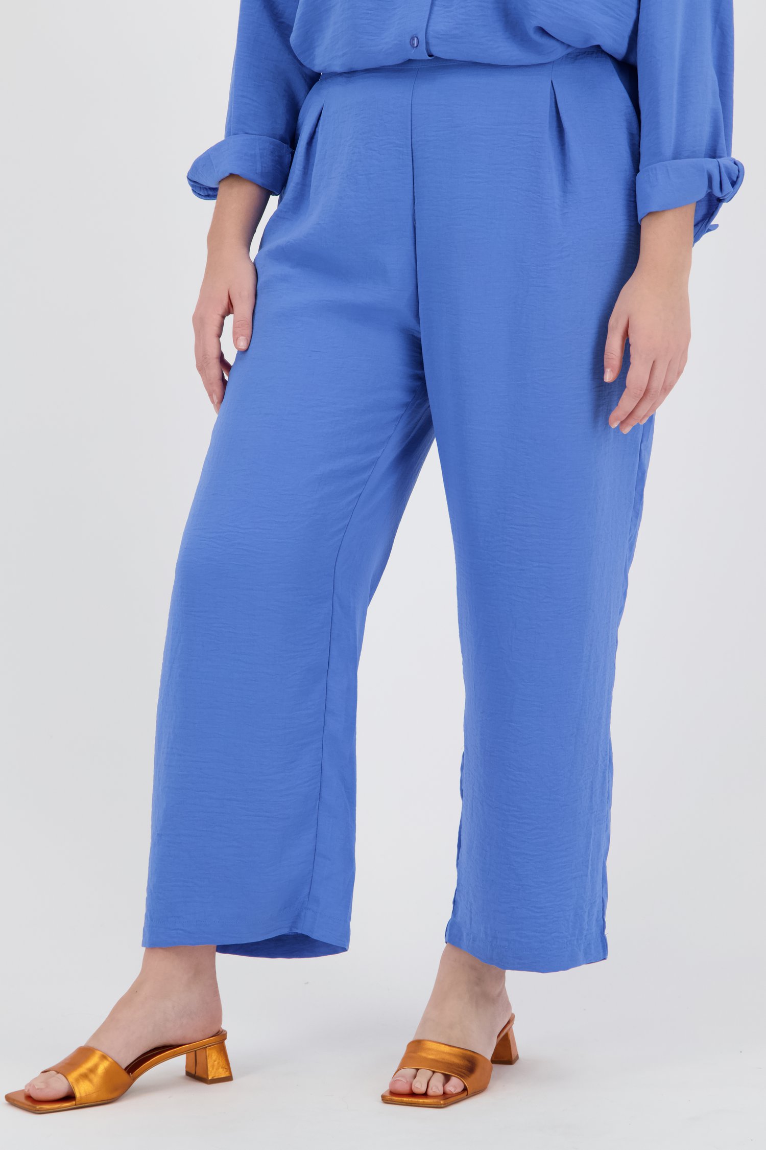 Malawi baai Brood Wijde blauwe broek met elastische taille van Only Carmakoma | 9785882 | e5