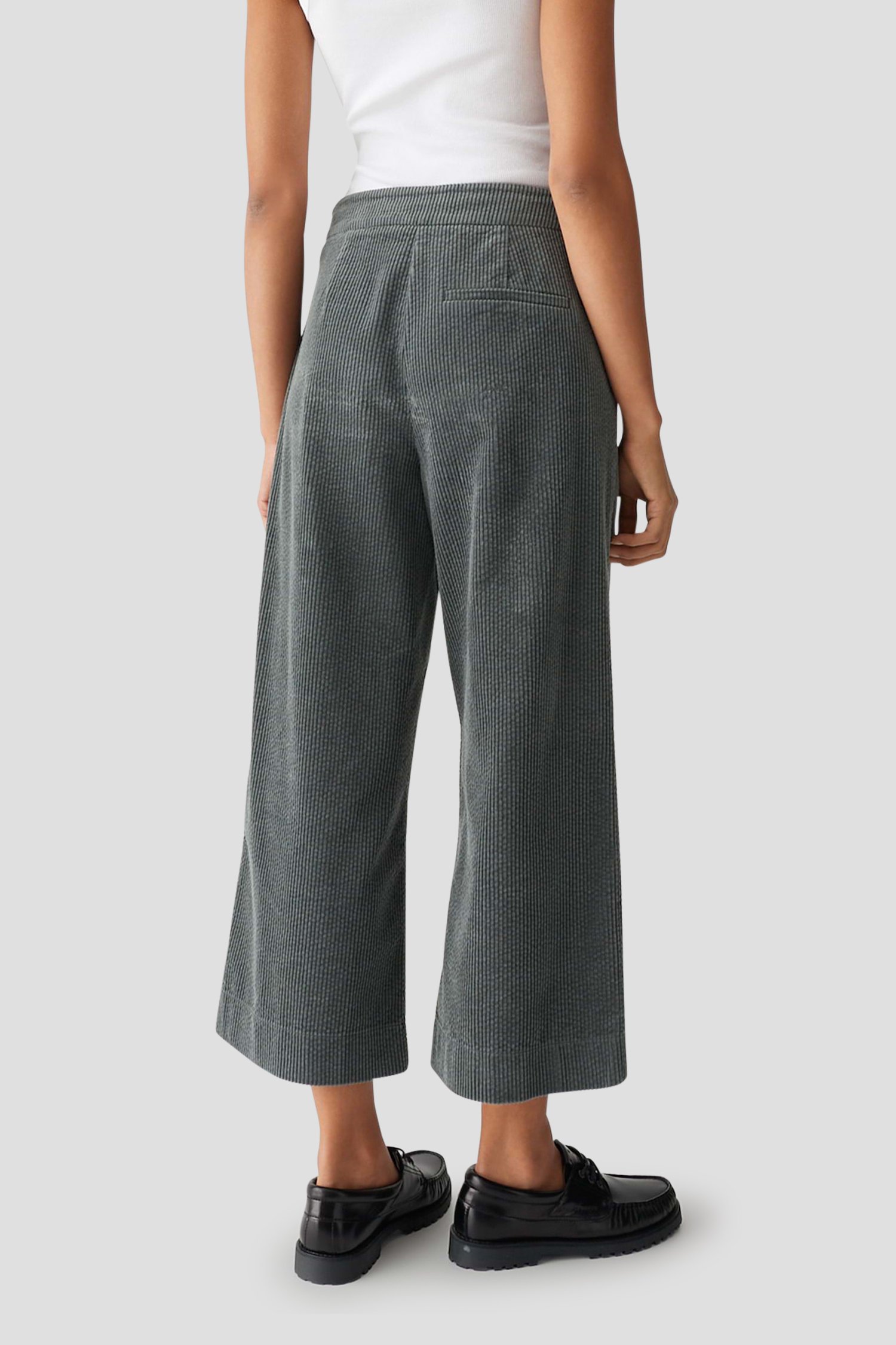 Achterkant van Wijde groene culotte in corduroy door Opus voor Dames