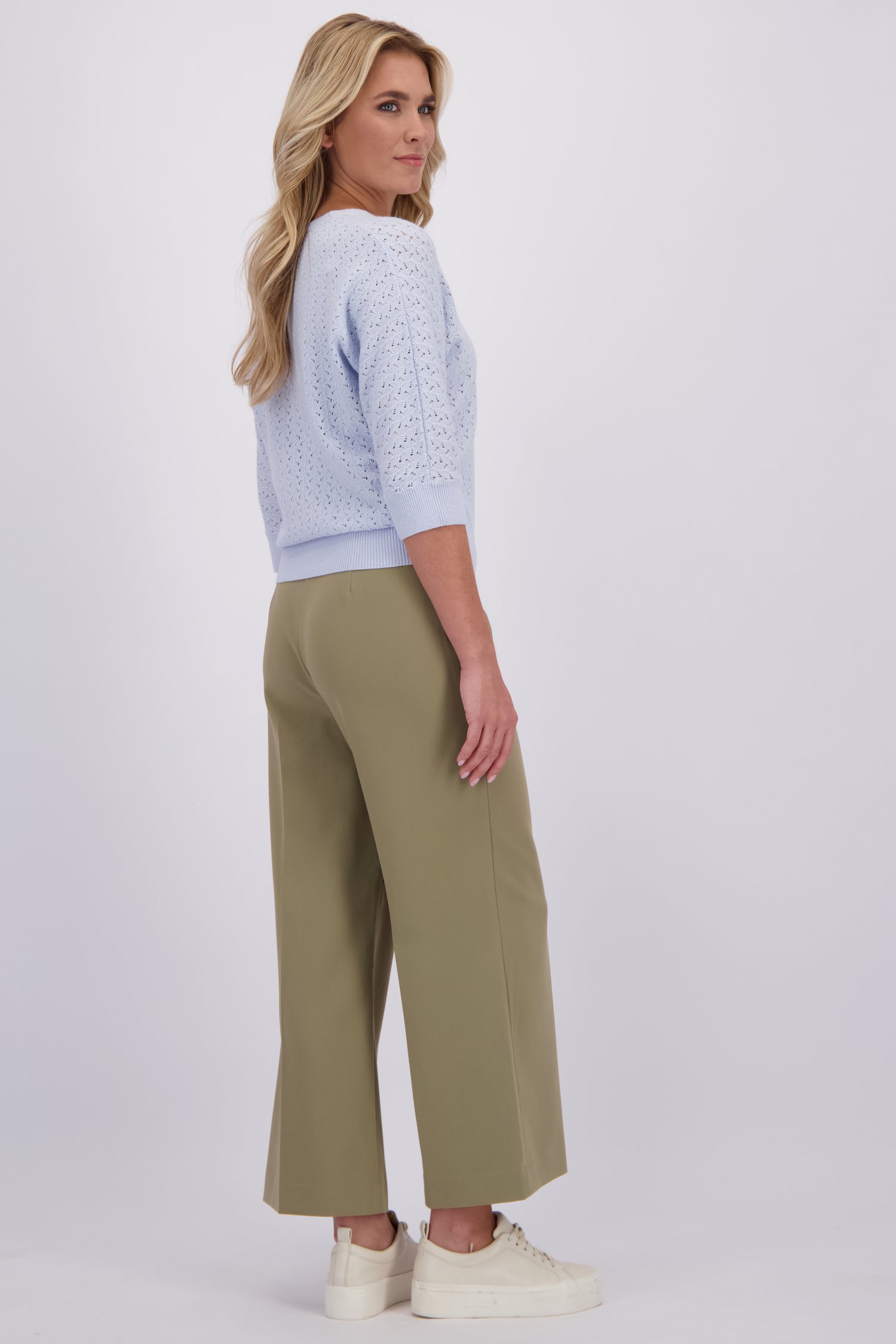 Achterkant van Wijde kaki broek - 7/8 lengte door Libelle voor Dames