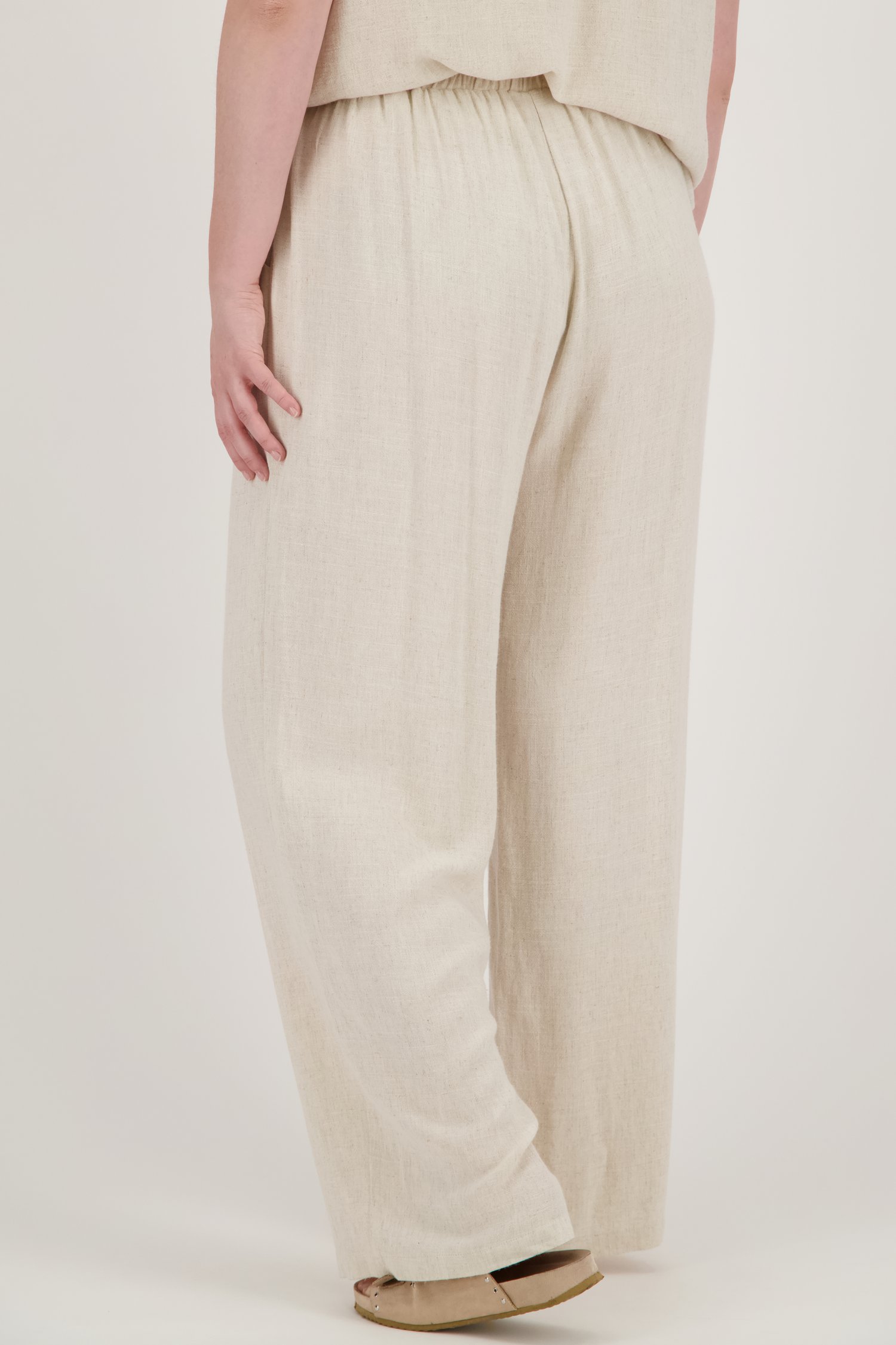 Wijde lichtbeige broek van Only Carmakoma voor Dames