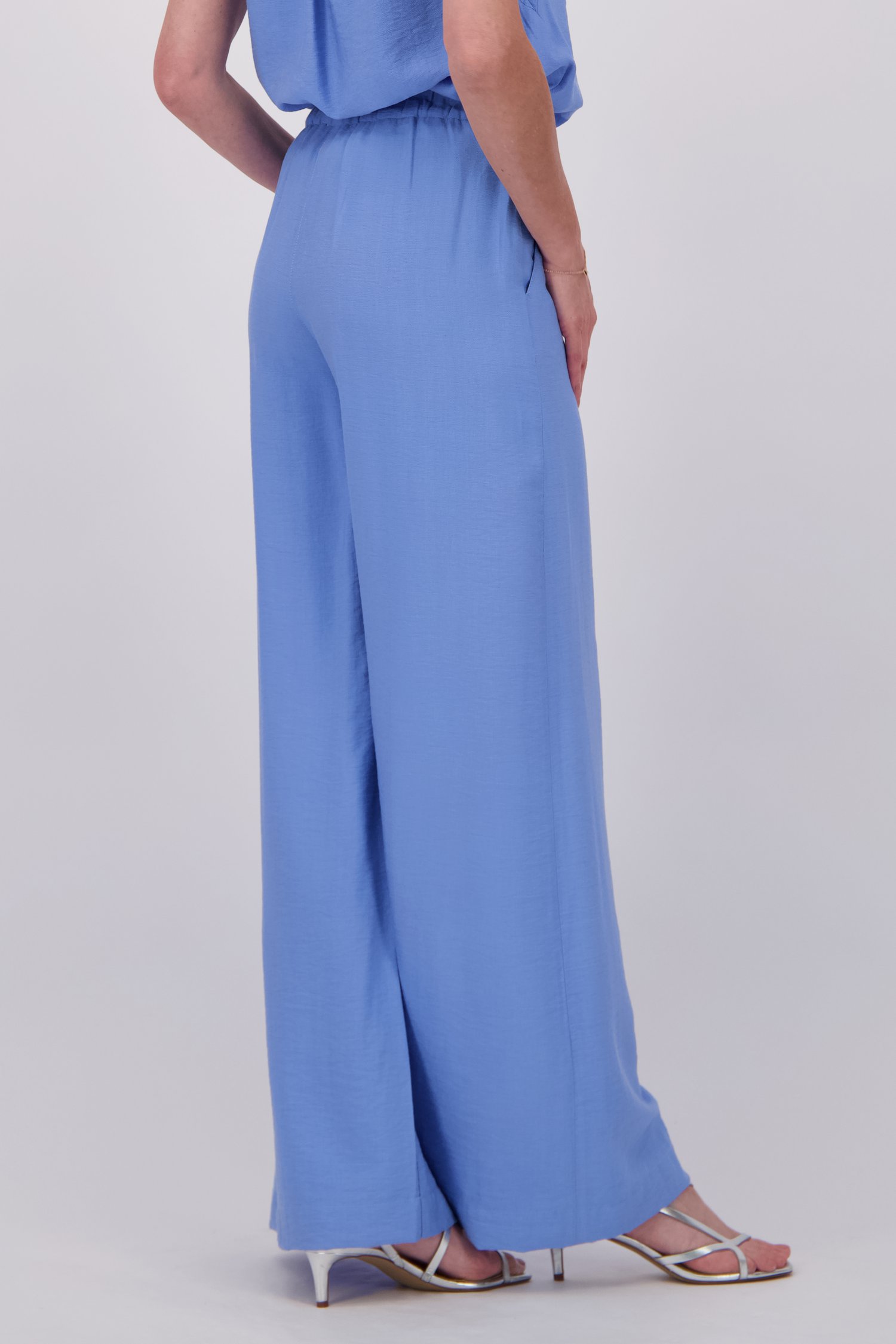Wijde lichtblauwe broek met elastische taille van AC by Annelien Coorevits voor Dames