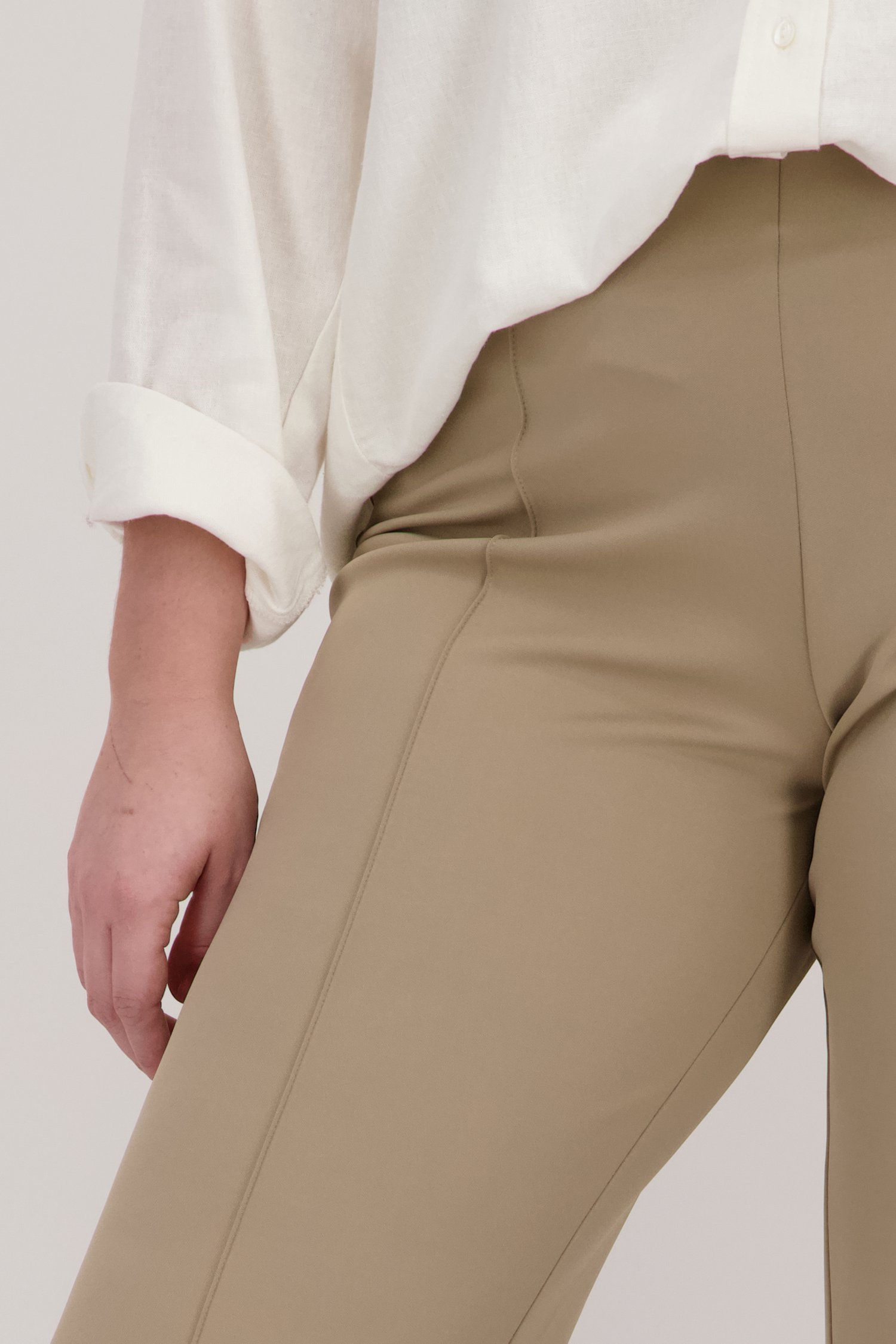 Wijde taupe broek van Only Carmakoma voor Dames