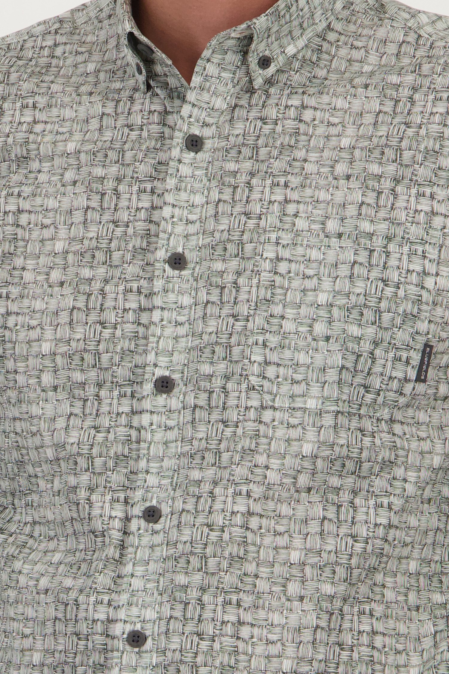 Detail van Wit hemd met groene rotanprint - Regular fit door Bluefields voor Heren