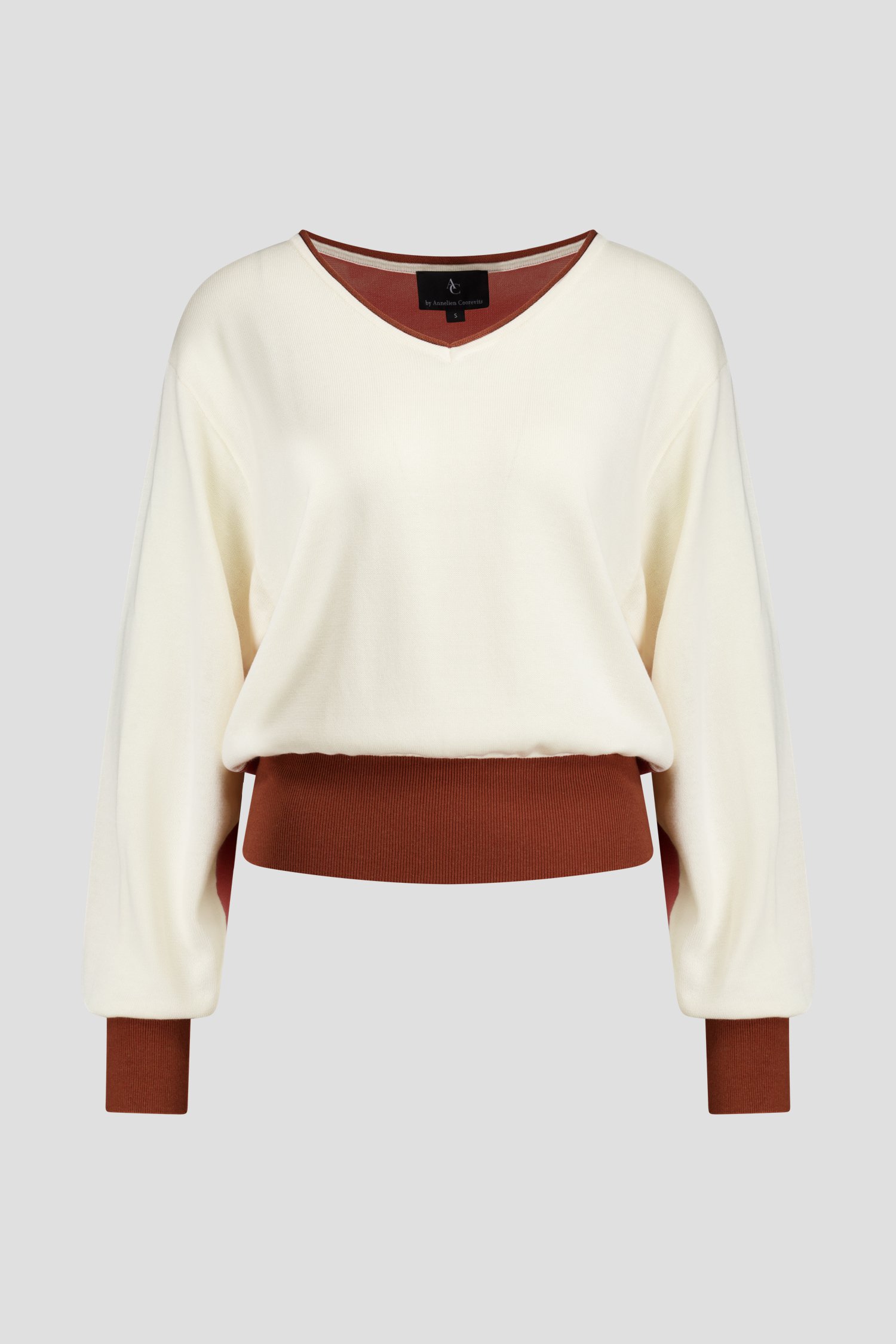 Productfoto 1 van Witte trui met roze color blocks door AC by Annelien Coorevits voor Dames