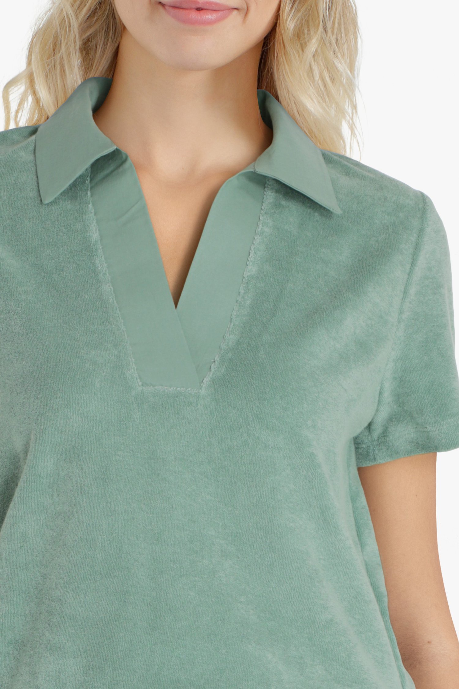 Zeegroen T-shirt met V-hals in badstof van Liberty Island homewear voor Dames
