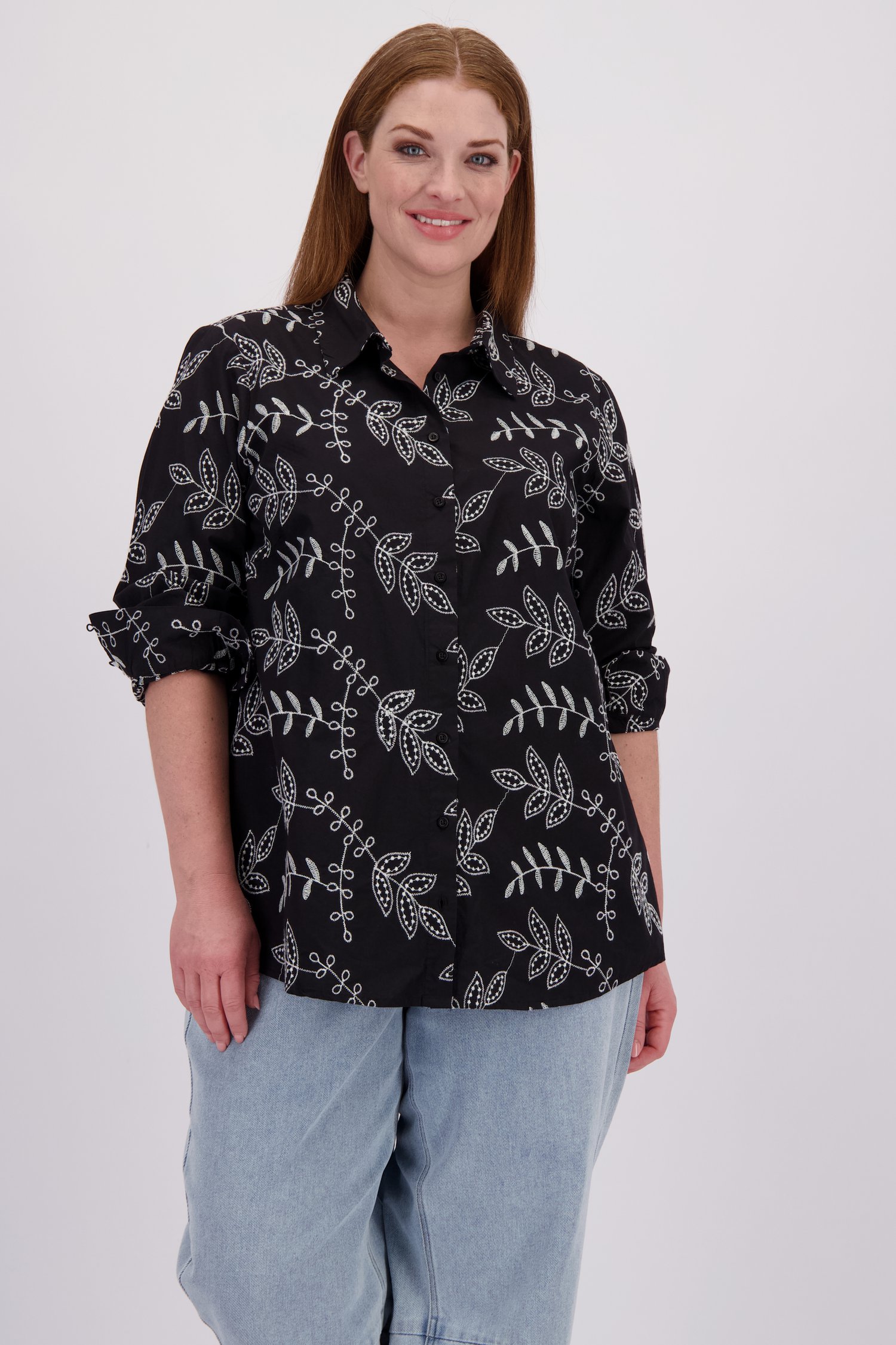 Voorkant van Zwarte blouse met ecru bladerprint door Kaffe Curve voor Dames