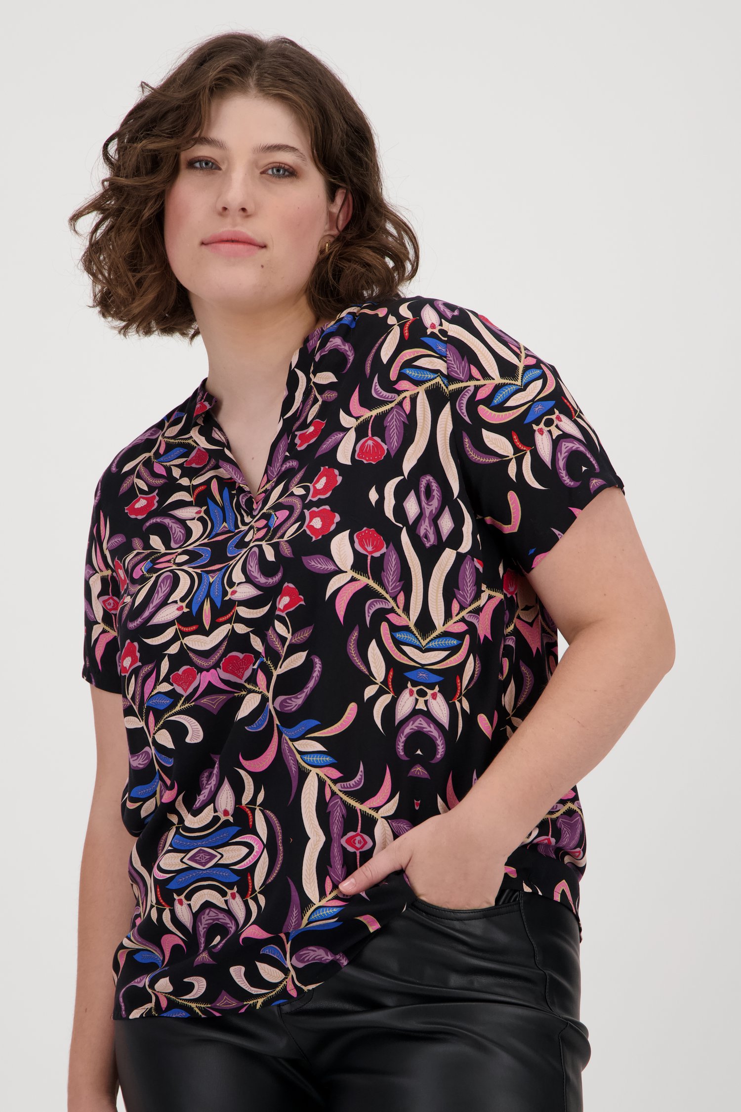 Zwarte blouse met kleurrijke bloemenprint van Only Carmakoma voor Dames