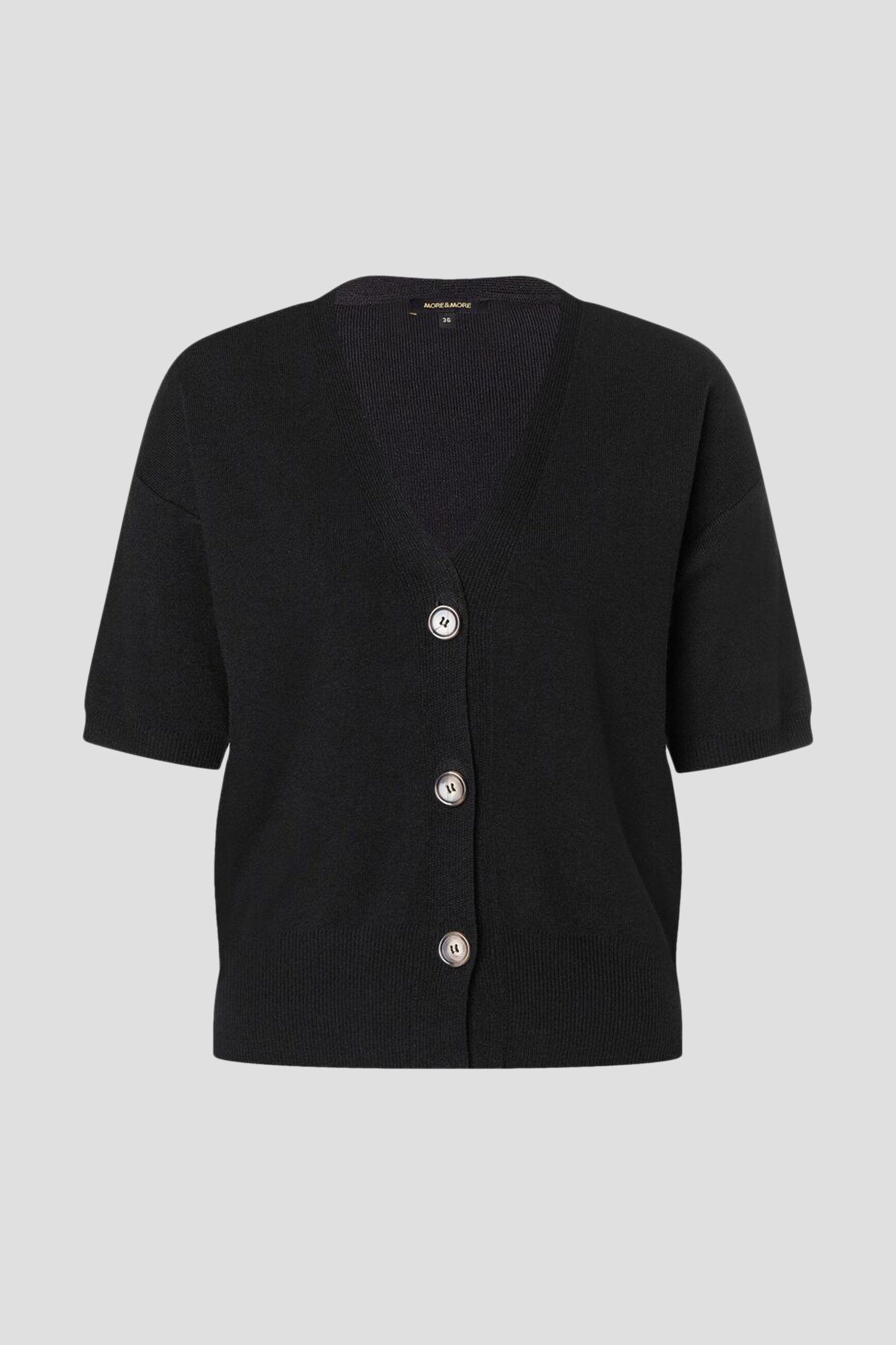 Productfoto 1 van Zwarte cardigan met korte mouwen door More & More voor Dames