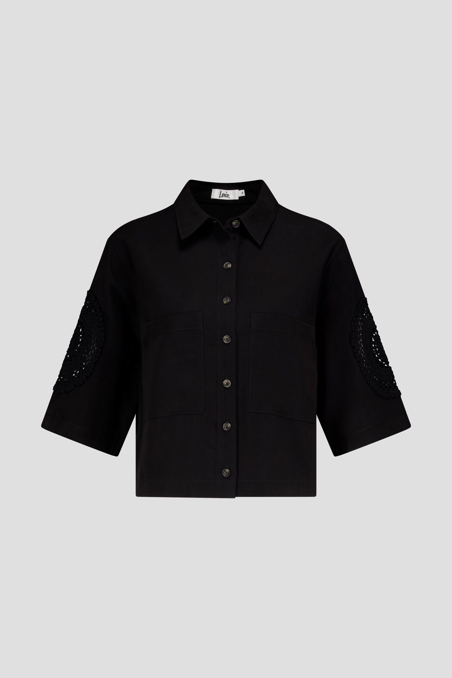Zwarte cropped blouse met gehaakt detail van Louise voor Dames