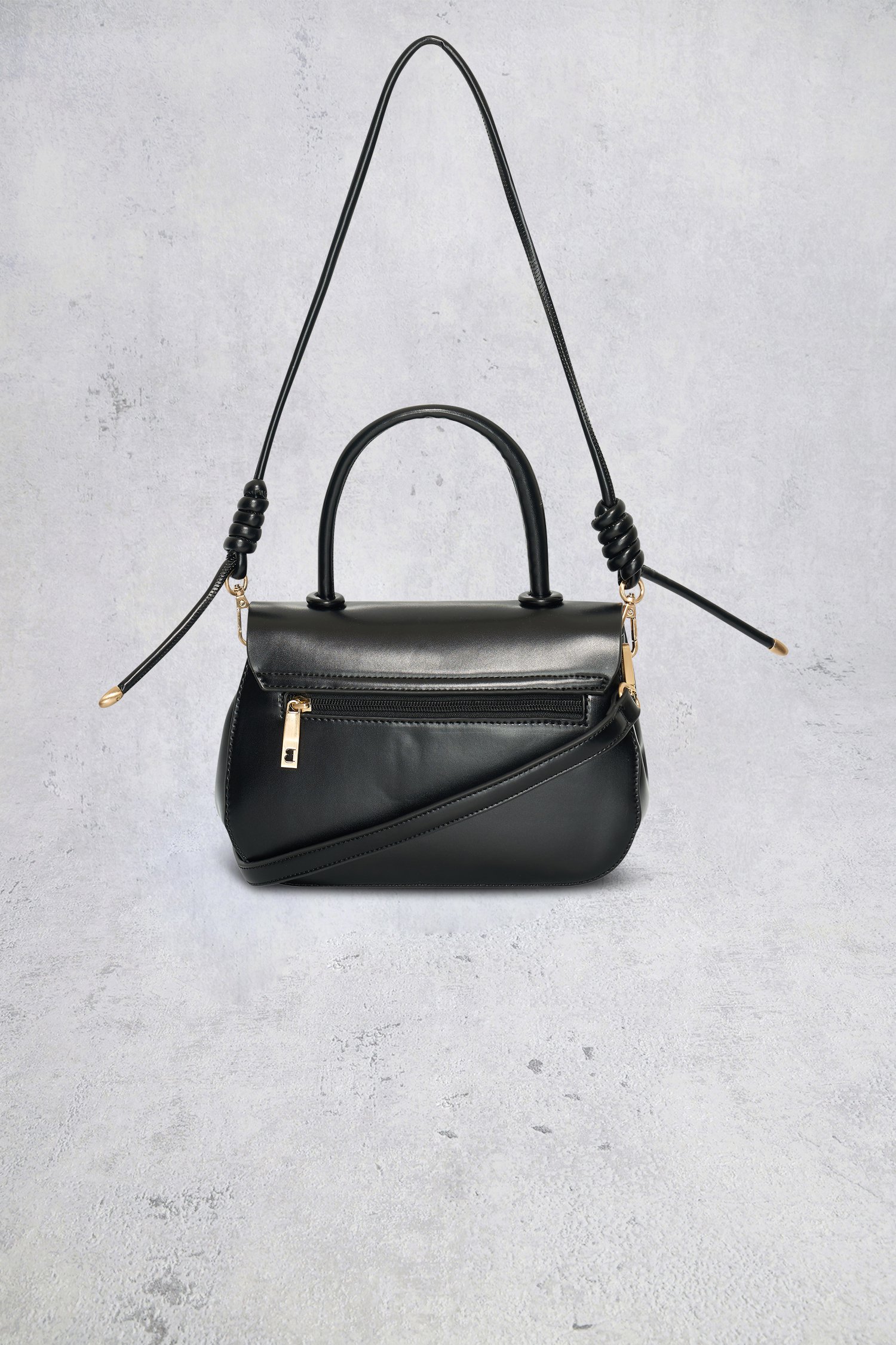 Achterkant van Zwarte handtas met leather look door Bulaggi voor Dames