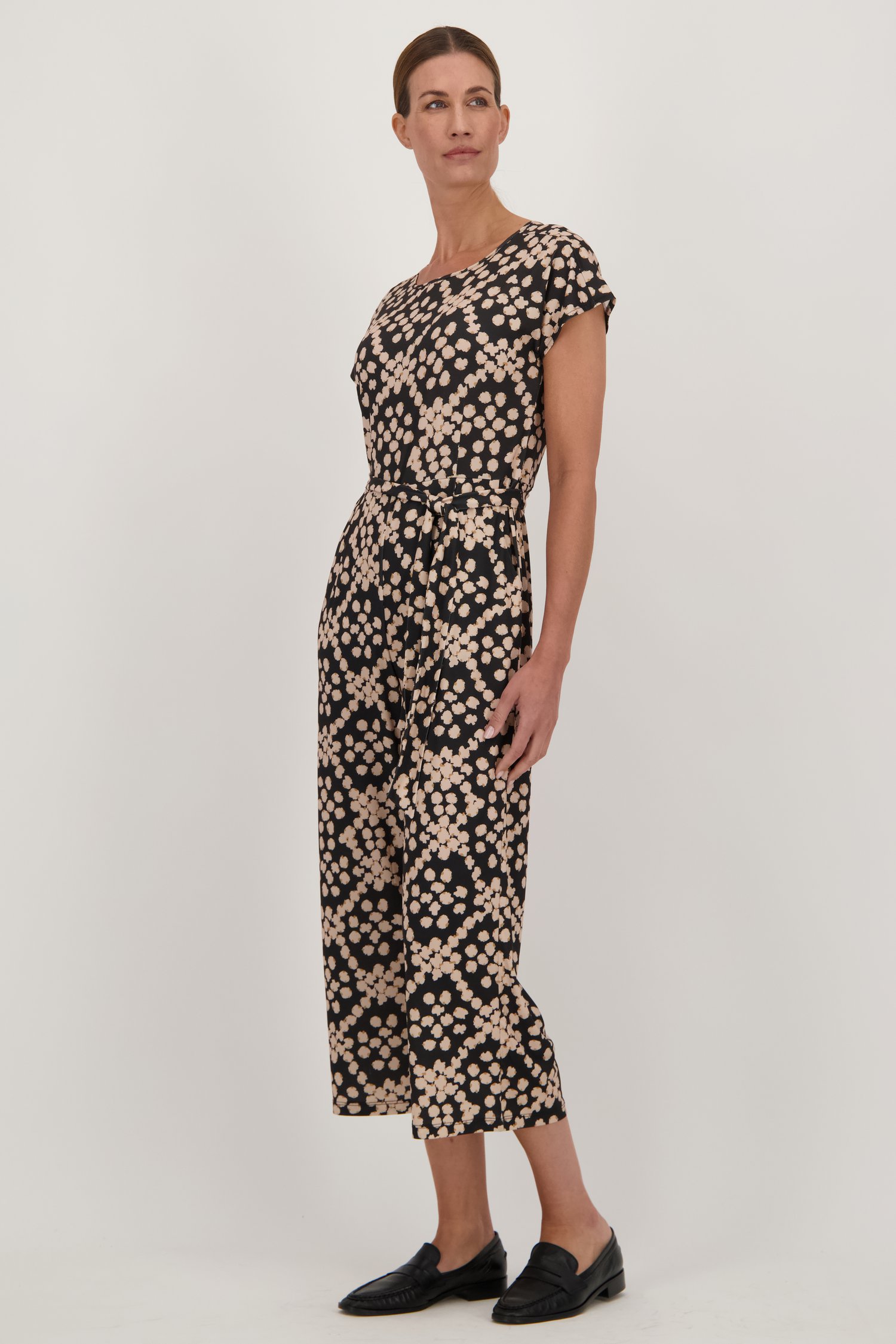 Voorkant van Zwarte jumpsuit met print door More & More voor Dames