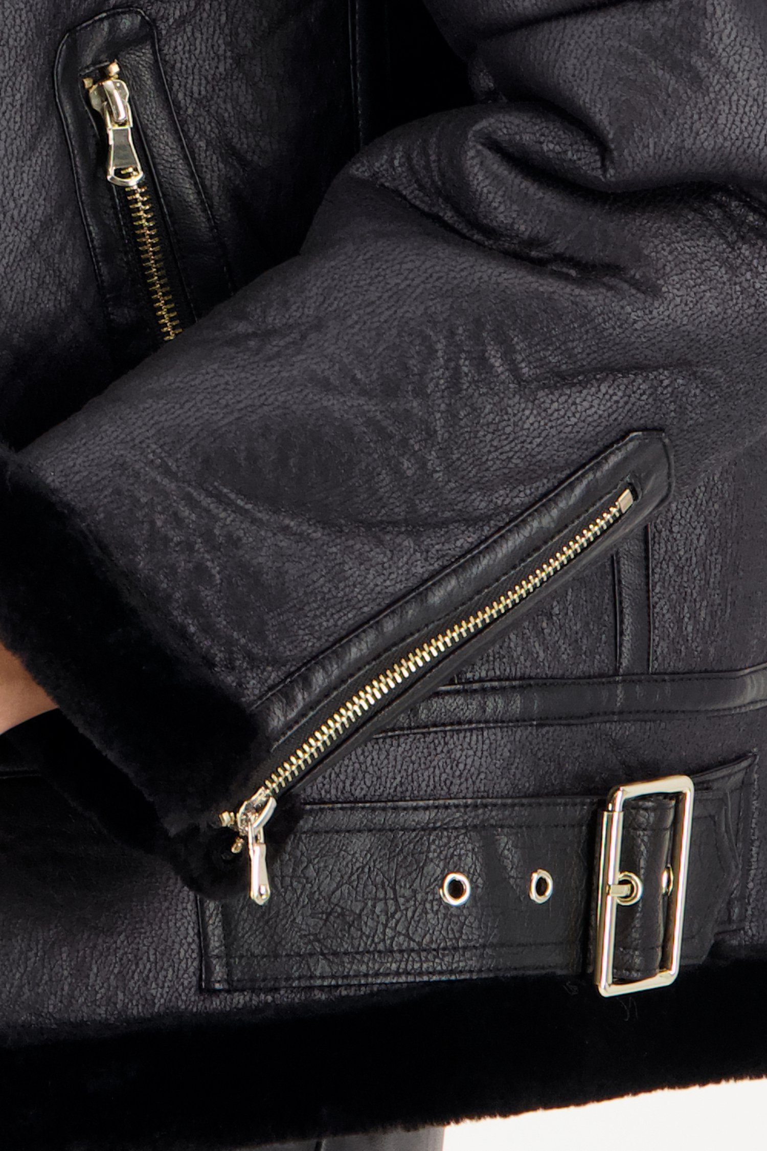 Zwarte vest in vegan leather van Louise voor Dames
