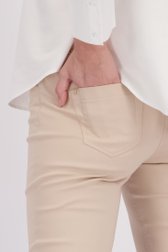 Beige stretchbroek met elastische taille van Claude Arielle voor Dames