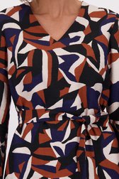 Detail van Blauw-bruin kleed met lange mouwen door Claude Arielle voor Dames