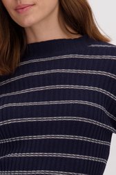 Detail van Blauw geribd truitje met wit gestreept motief  door LŌVING voor Dames