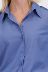Detail van Blauwe blouse met hemdkraag door More & More voor Dames