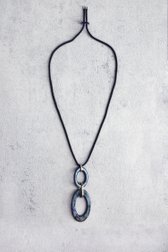 Voorkant van Blauwe ketting met blauwe ovale hangers door Liberty Island voor Dames