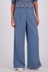 Voorkant van Blauwe wijde broek met bandplooien door Libelle voor Dames