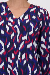 Détail de Blouse à imprimé bleu et rouge de Claude Arielle pour Femmes