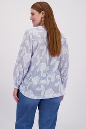 Le dos de Blouse bleue à rayures et motif feuilles de ONLY Carmakoma pour Femmes