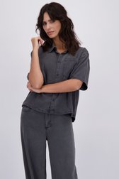 Le devant de Blouse en jean grise à manches courtes de Pieces pour Femmes