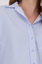 Detail van Blouse met blauw gestreept motief door Liberty Island voor Dames