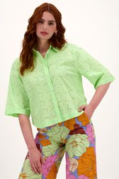 Le devant de Blouse vert clair avec broderie anglaise de Libelle pour Femmes