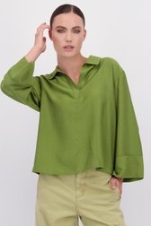 Le devant de Blouse verte à col chemise et col en V de JDY pour Femmes